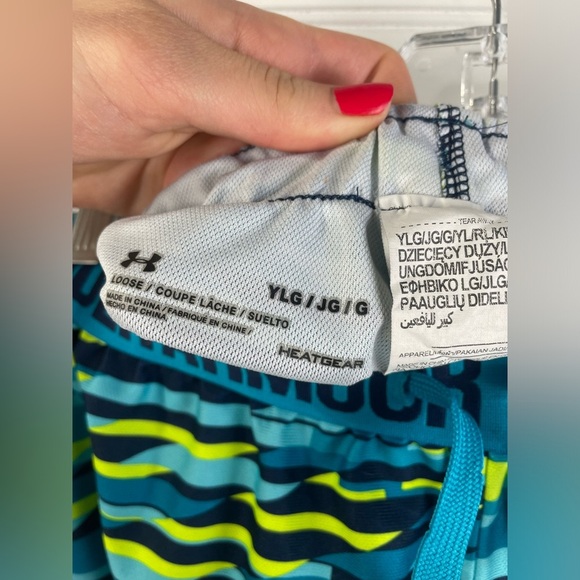 Under Armour Blue Neon Loose Fit Heatgear Drawstring Patterned Athletic Shorts - Picture 3 of 10